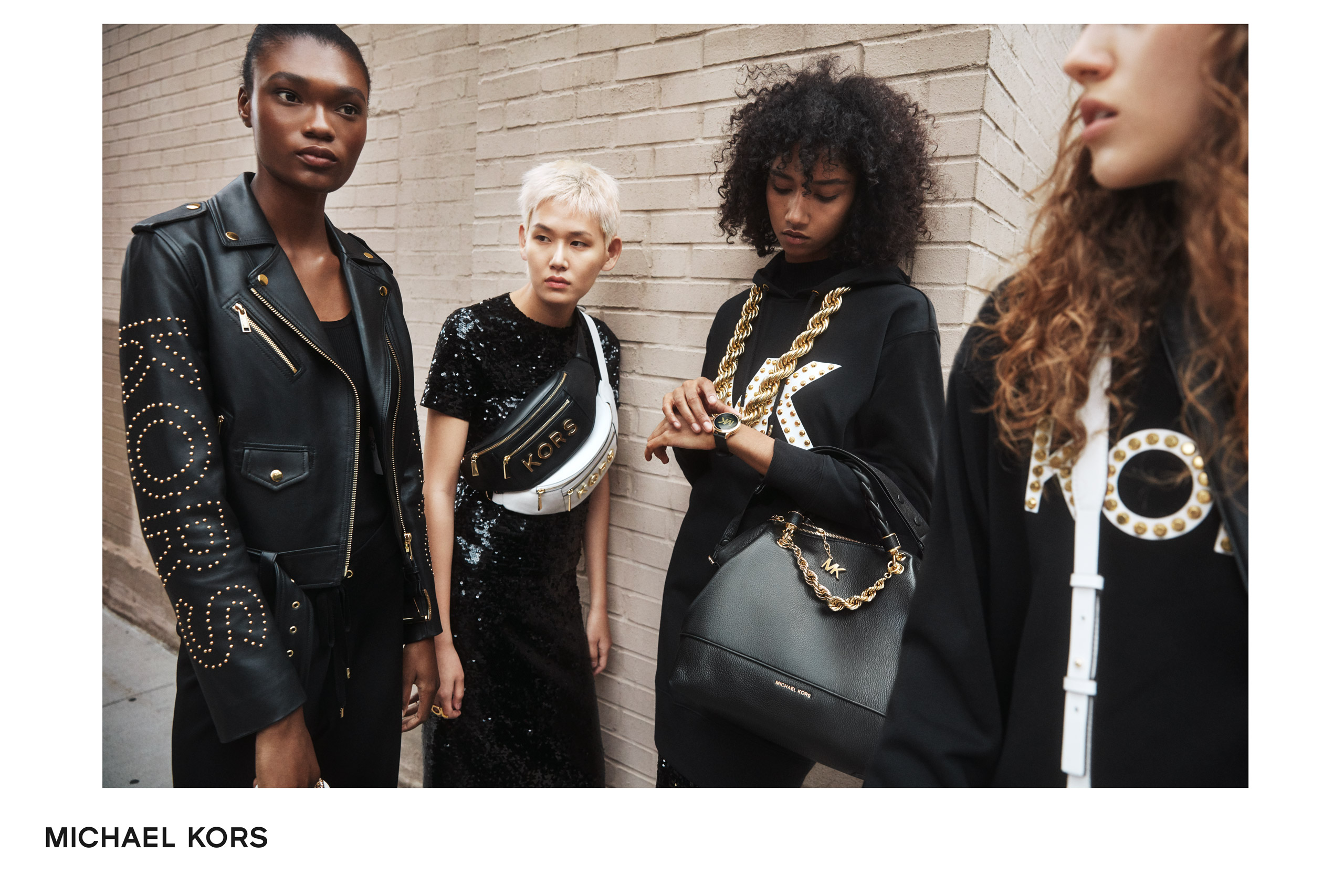 <p><span style="font-size: 12px;">photographer</span> <span style="font-weight: bold;">Angelo Sgambati</span></p><p><span style="font-weight: bold;">MICHAEL KORS</span></p><div><span style="font-weight: bold;"><br></span></div>