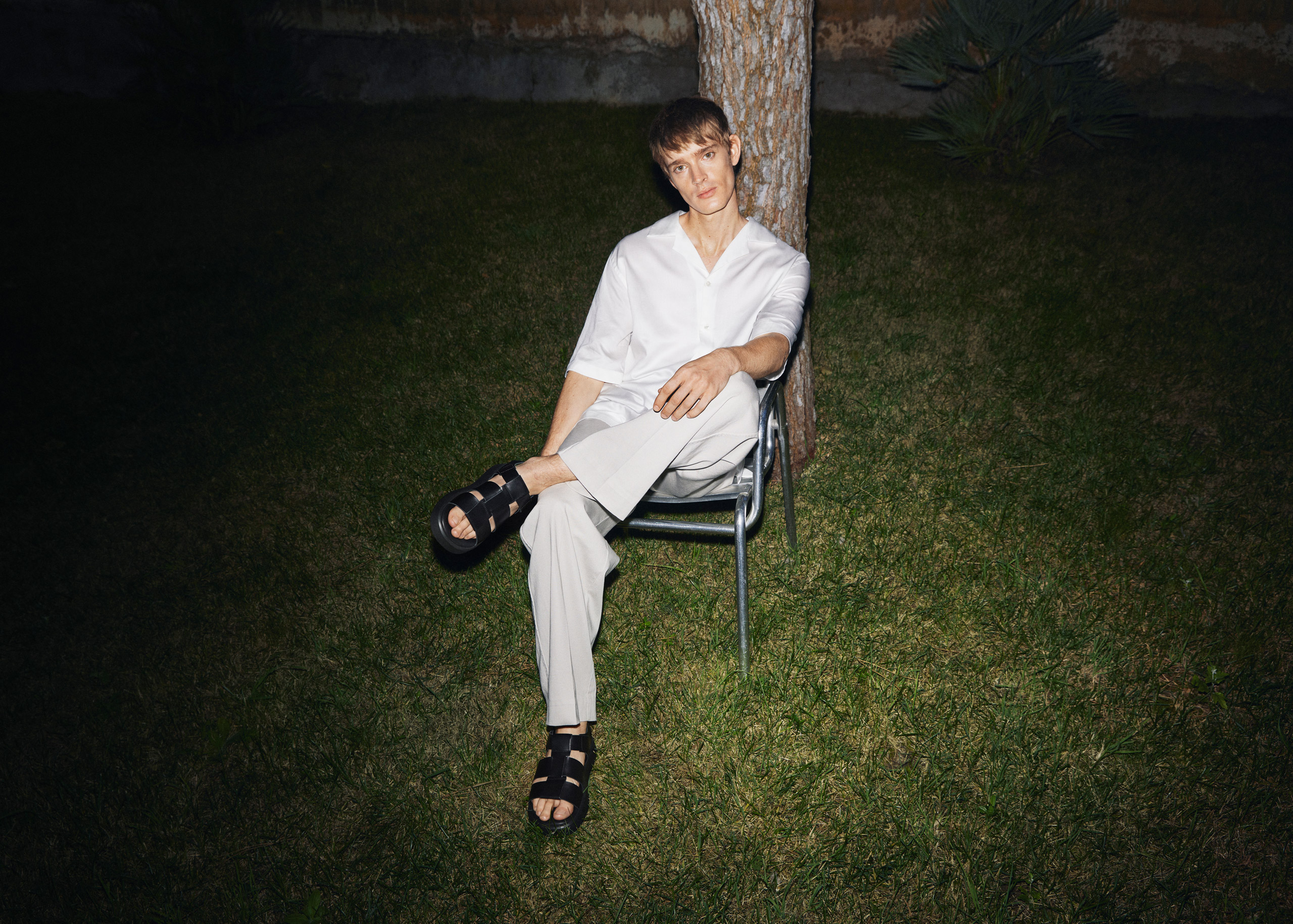 <p><span style="font-size: 12px;">photographer</span> <span style="font-weight: 700;">Adrian Levander</span></p><p><span style="font-weight: bold;">Vagabond</span></p>